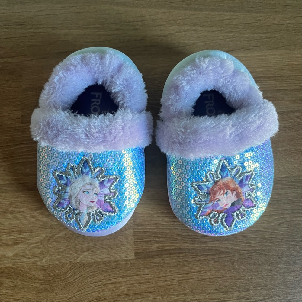 Disney Frozen Toddler Girls Slippers Size S 5/6